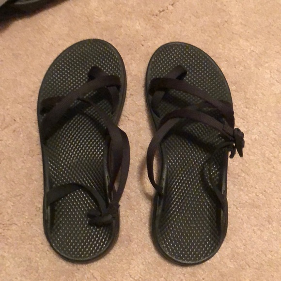 plain black chacos
